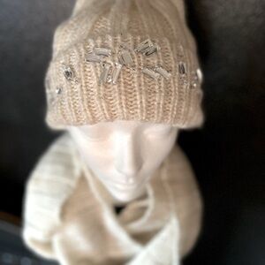 NWOT- BETSEY JOHNSON CREAM SEQUINS SCARF AND BEANIE